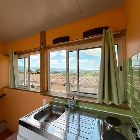 Сasa de vacaciones Maison De Village Avec Privé&grande Terrasse Calme&détente *
