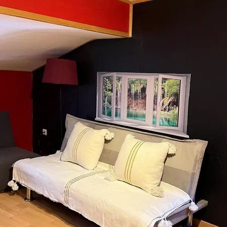 Сasa de vacaciones Maison De Village Avec Privé&grande Terrasse Calme&détente