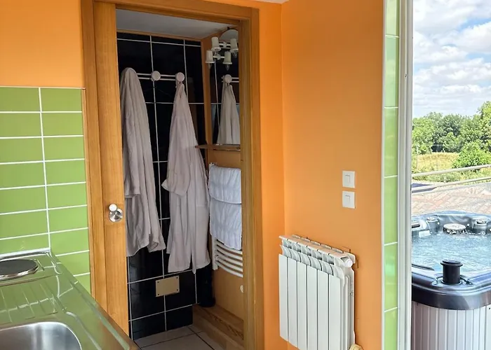 Maison De Village Avec Prive & Grande Terrasse Calme & Detente